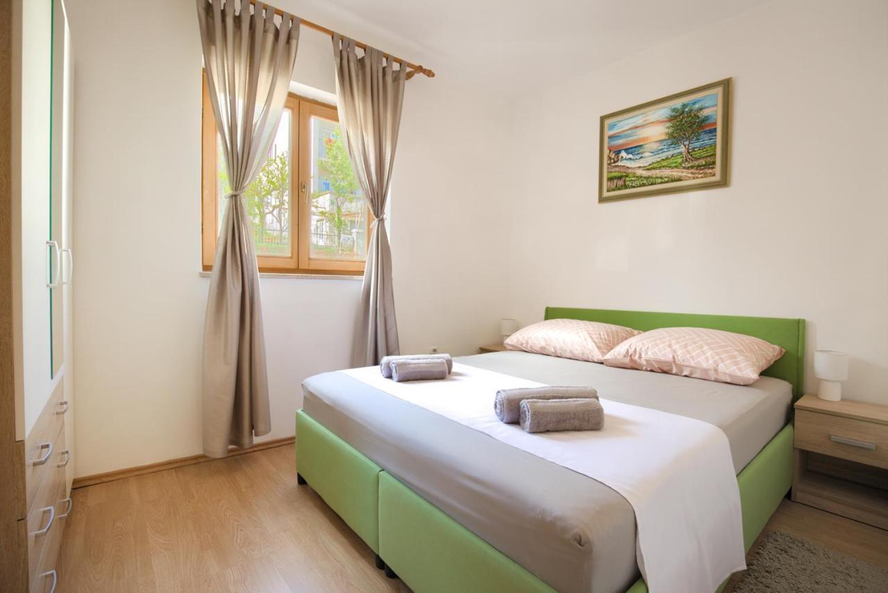 Apartman Andi Apartment Pula Bagian luar foto